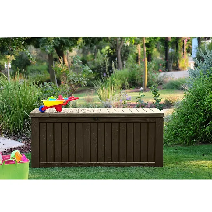 Keter Baúl para jardín Rockwood - 72,4 x 155 x 64,4 cm, 570 l - Caja de jardín marrón con juguetes, ideal para guardar herramientas de jardín y juguetes de niños al aire libre.