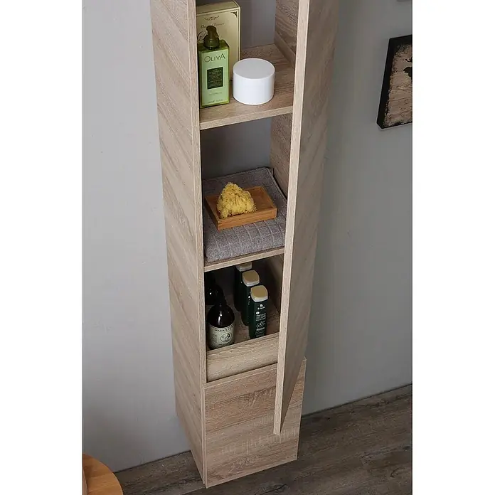 Kiamami Valentina Badmöbel-Set - Braun - Hoher Badezimmerschrank in heller Eichenoptik mit offenen Fächern für Toilettenartikel, bietet praktischen Stauraum.