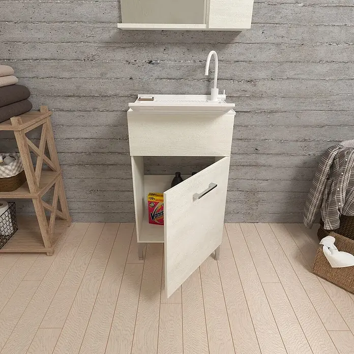 Kiamami Valentina Badmöbel-Set - Weiß - Cremefarbener Waschbeckenschrank mit integriertem Waschbecken und Wasserhahn, dessen offene Tür Stauraum zeigt.