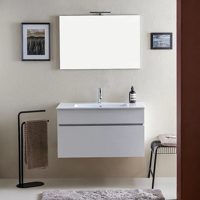 Kiamami Valentina Badmöbel-Set - Weiß - Moderne hellgraue wandhängende Badmöbel mit integriertem weißen Waschbecken und großem Spiegel.