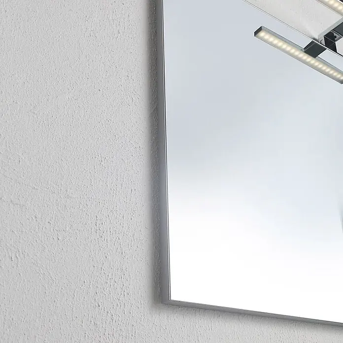 Kiamami Valentina Badmöbel-Set - Beige - Rechteckiger Spiegel mit Metallrahmen und integrierter LED-Beleuchtung.