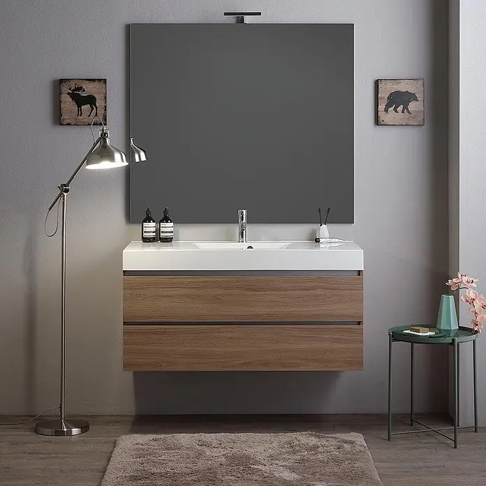 Kiamami Valentina Badmöbel-Set - Braun - Moderner schwebender Waschtisch mit weißem Waschbecken und zwei Holzschubladen.
