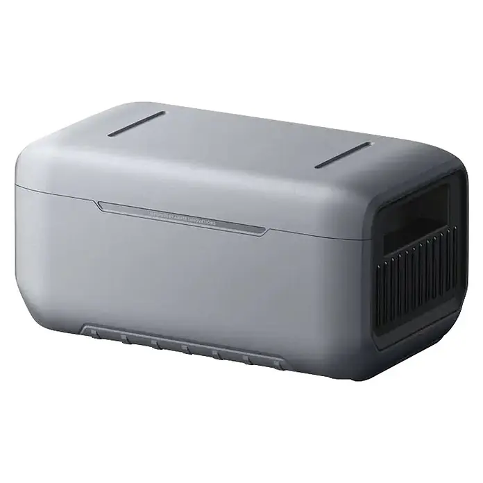 Anker Solix Powerstation SOLIX BP2000 Erweiterungsakku - 2.048 Wh - Hellgraue rechteckige tragbare Powerbank mit dunklem Lüftungsende und oberen Schlitzen.