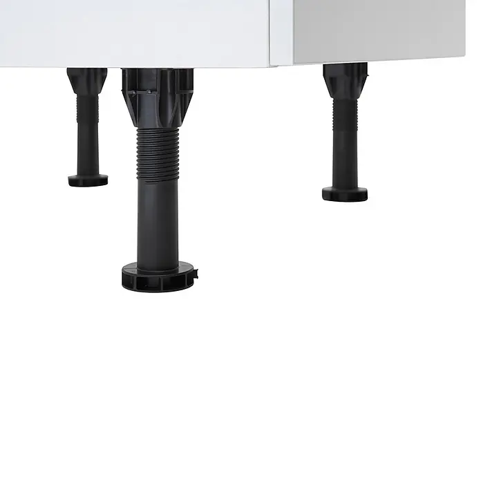 Optifit Küchenleerblock Bengt932 - Breite: 210 cm, Weiß, Ohne Elektrogeräte - Schwarze, verstellbare Möbelfüße aus Kunststoff unter einem weißen Schrank.