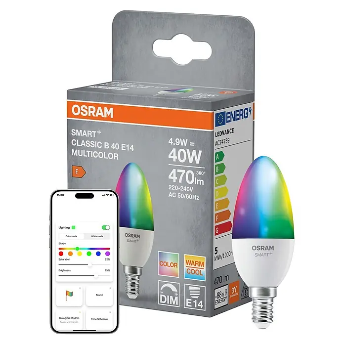 Ledvance Smart+ WiFi Smart-LED-Lampe Candle - E14, Dimmbar, RGBW, 470 lm, 5 W - Osram Smart+ E14 Multicolor Smart LED-Lampe, farbig leuchtend, mit Verpackung und App auf einem Smartphone.