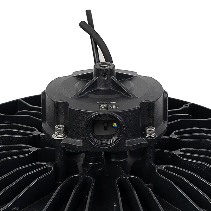 Enovalite LED-Strahler LED-Hallenstrahler - 200 W, 32.000 lm, 4.000 K, IP65 - Nahaufnahme des oberen Teils einer schwarzen LED-Hallenleuchte mit Leistungsregler (Hoch, Mittel, Niedrig), Kühlrippen und Stromkabeln.