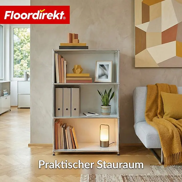 Floordirekt Metallregal Concept Epure MK-101 Weiß - H x B x T: 120 x 75 x 40 cm, Anzahl Böden: 4 Stk., Schrauben, Weiß - Ein hellgraues Metallregal mit drei offenen Fächern, gefüllt mit Büchern, Ordnern, einer Pflanze und Dekoartikeln, bietet praktischen Stauraum.
