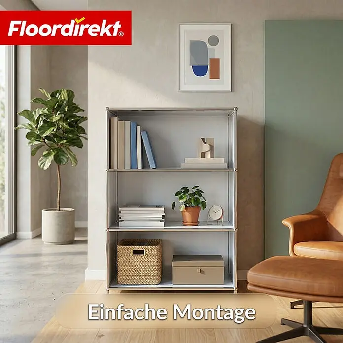 Floordirekt Metallregal Concept Epure MK-101 Weiß - H x B x T: 120 x 75 x 40 cm, Anzahl Böden: 4 Stk., Schrauben, Weiß - Ein 3-stöckiges silber-graues Metall- und weißes Regal, gefüllt mit Büchern, Pflanzen und Boxen in einem modernen Wohnzimmer. Einfache Montage.
