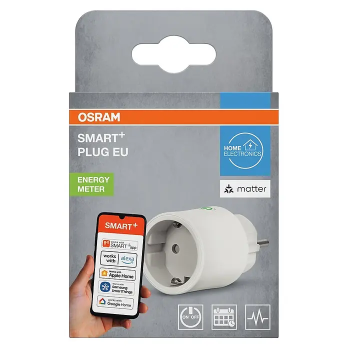 Osram Smart+ Smart-Steckdose matter - Weiß, Max. Anschlussleistung: 2.300 W - Weißer OSRAM Smart+ EU Stecker mit Energiemesser, daneben ein Smartphone mit Kompatibilität zu Alexa, Apple Home, Google Home, Matter.