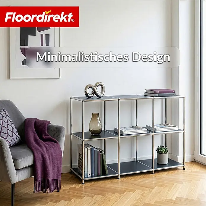 Floordirekt Metallregal Concept Epure MK-018 Schwarz - Anzahl Böden: 3 Stk., Schrauben, Schwarz - Ein modulares Regal mit silbernem Metallrahmen und schwarzen Böden, das Bücher und Dekoartikel in einem modernen Wohnzimmer präsentiert.