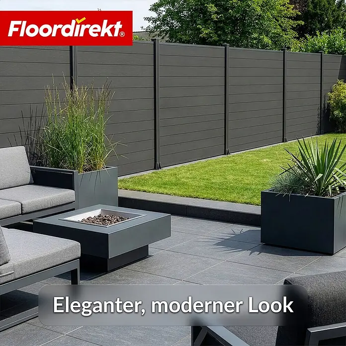 Floordirekt Sichtschutzelement Ponza - B x H: 180 x 180 cm, Verbundwerkstoff, Schwarz - Dunkelgrauer Komposit-Gartenzaun mit passenden Pfosten, der einen modernen Sichtschutz für eine Terrasse bildet.