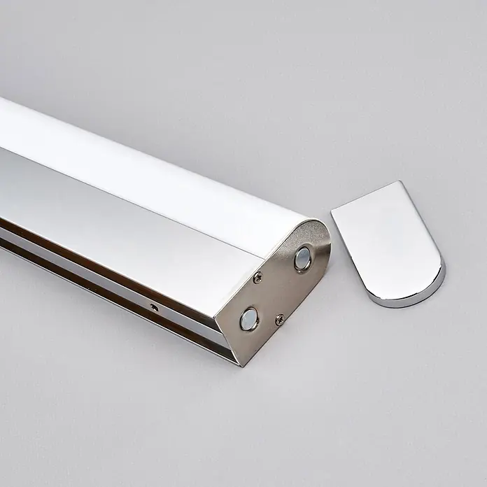 Lindby Wandleuchte Philippa - chrom / silber - Weißes und verchromtes Magnetprofilsystem mit abnehmbarer Endkappe.