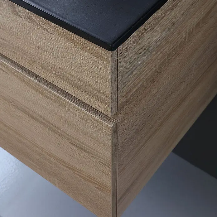 Kiamami Valentina Badmöbel-Set - Helles Holz - Heller Holzschrank mit schwarzer Platte und Schubladendetails.