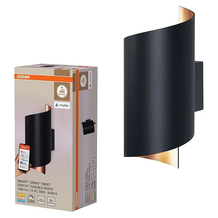 Ledvance Smart+ WiFi LED-Wandleuchte - 12 W, L x B x H: 12,7 x 9,5 x 23 cm, Schwarz, Warmweiß - Schwarze, gebogene Wandleuchte mit goldener Innenseite, daneben die Verkaufsverpackung.