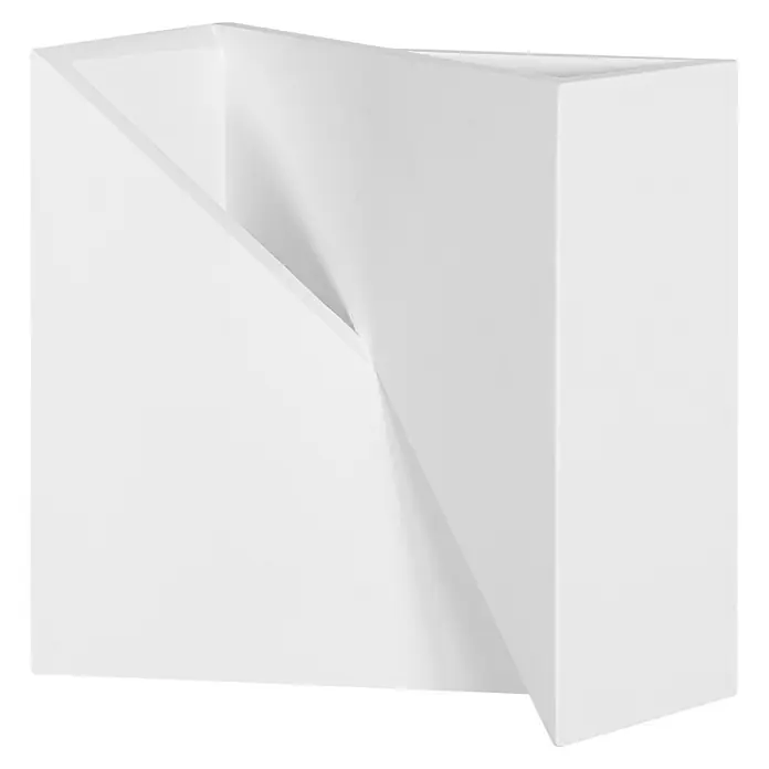 Ledvance Smart+ WiFi LED-Wandleuchte - 23 W, L x B x H: 20 x 20 x 11 cm, Weiß, Mehrfarbig - Matte weiße abstrakte geometrische Skulptur mit scharfen, sich schneidenden Ebenen.