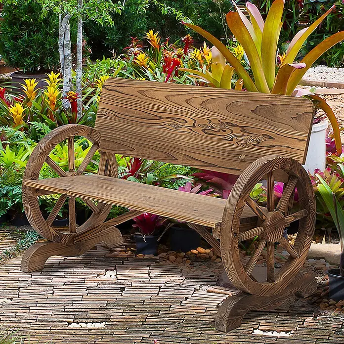 Furnicato Gartenbank Tannenholz - B x T x H: 58 x 114 x 80 cm, Tannenholz, Rosa, Blau, Weiß - Hölzerne Gartenbank mit Wagenrad-Armlehnen, braun, in einem üppigen Garten.