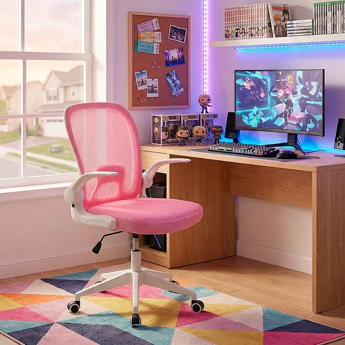 Silla de oficina Vega - Rosa/Blanco, Reposabrazos - Silla de oficina de malla rosa con estructura blanca y ruedas, diseñada para comodidad y movilidad.