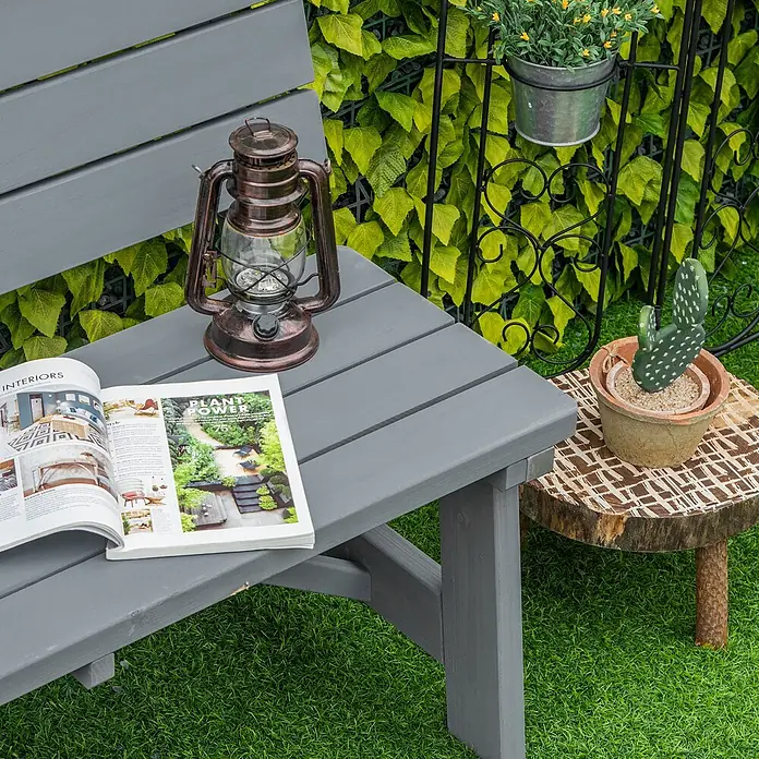 Outsunny Gartenbank - B x T x H: 56 x 56 x 80 cm, Kiefernholz, Grau - Ein grauer Holz-Gartenbank mit Latten-Sitzfläche, Magazin und Laterne, für gemütliches Verweilen im Freien.