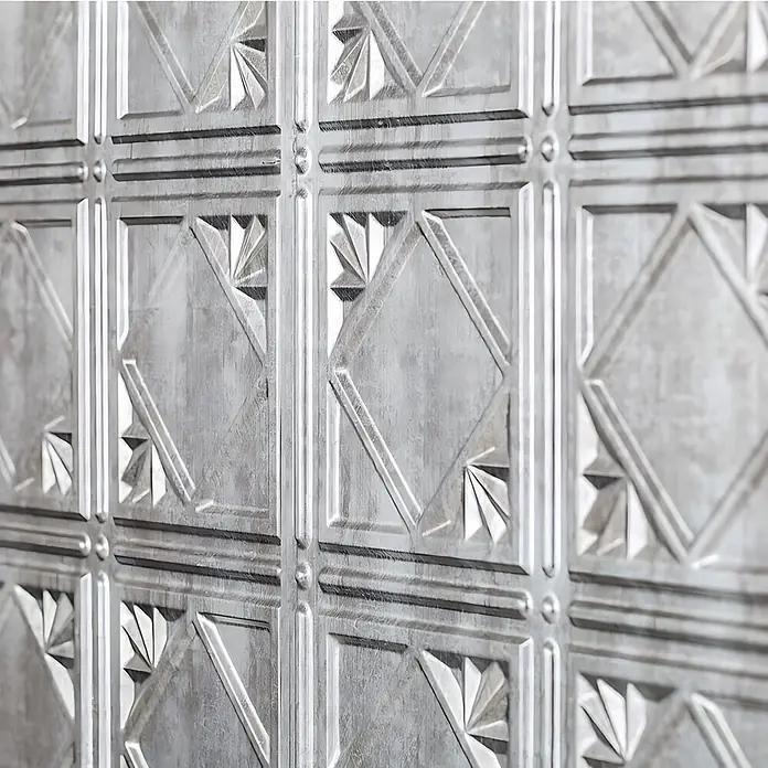 Profhome Wandpaneel 3D 705632 Artnuovo Crosshatch Silver Dekorpaneel Vintage silber 1,7 m2 - 470 x 610 mm - Silberfarbene, geprägte Metallplatten mit geometrischen Quadrat- und Rautenmustern und Fächerdetails.