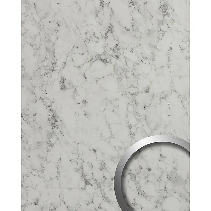 Wallface Wandpaneel 23098 MARBLE White Wandverkleidung in Marmor Optik matt weiß 2,60 m2 - grau, 2.600 x 1.000 mm - Weiße Marmorstruktur mit grauen Adern und einem silbernen kreisförmigen Designelement.
