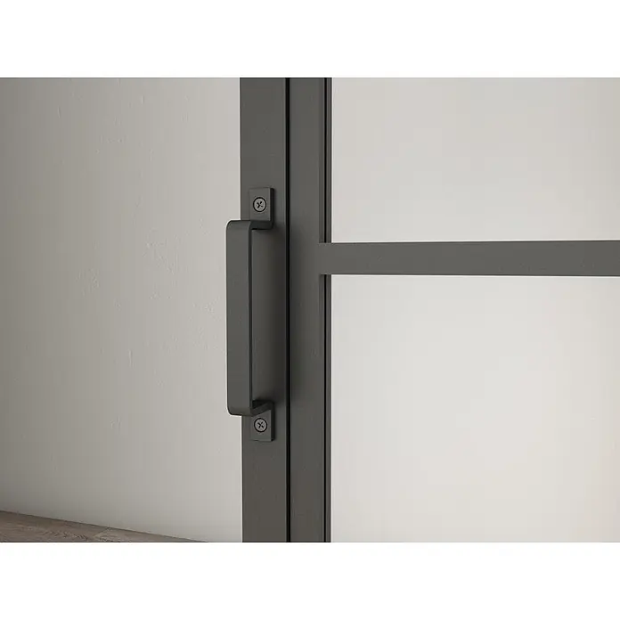 Inova Schiebetür-Komplettset Glasschiebetür ESG 6 Felder Stahl 1025 x 2150 mm mit Softclose - 1.025 x 2.200 mm - Dunkelgrauer Metall-Stangengriff mit sichtbaren Schrauben an einer Rahmentür.