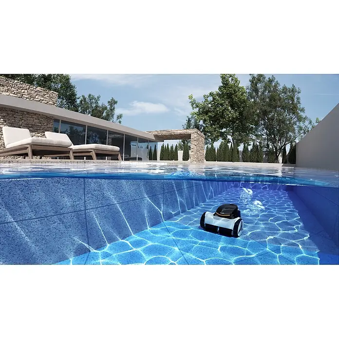 Fairland Poolroboter InverX Air XA29 - Akkubetrieben, Filterleistung: 20 m³/h - Schwarzer und hellgrauer Roboter-Poolreiniger unter Wasser in einem modernen, blau gefliesten Schwimmbad in Aktion.