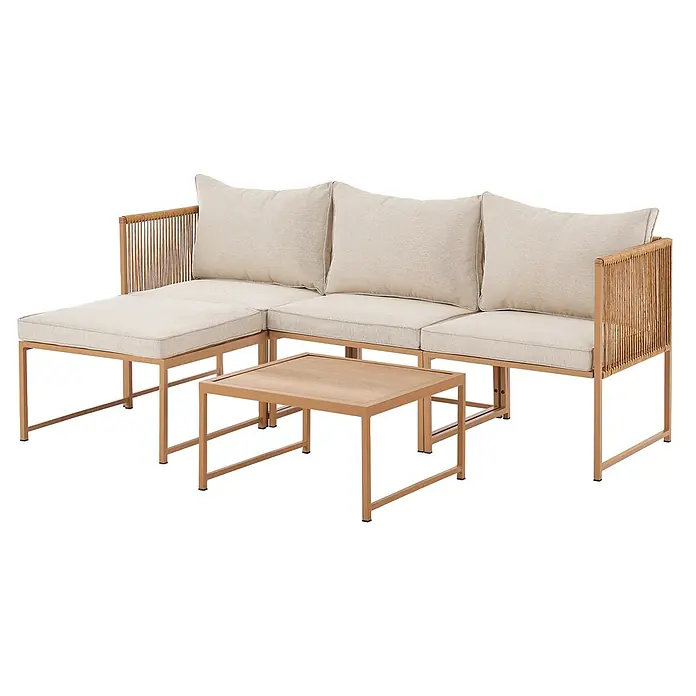 SVITA Loungemöbel-Set DETROIT - 5 -tlg., Pulverbeschichteter Stahl, Beige, Beige - Outdoor-Ecksofa mit beigefarbenen Kissen und geflochtenen Armlehnen, dazu ein quadratischer Couchtisch mit Holzplatte und hellbraunem Metallgestell.