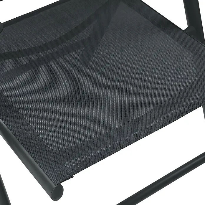 SVITA Gartenstuhl-Set - 2 Stk., Klappbar, Anthrazit, B x T x H: 55 x 68 x 108 cm - Nahaufnahme einer dunkelgrauen Stuhlsitzfläche aus Netzgewebe.
