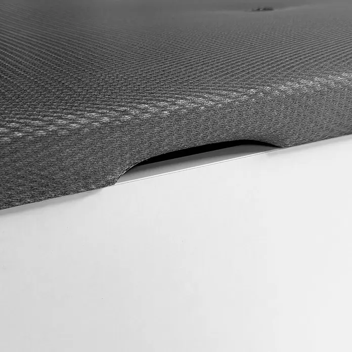 Dekit Cabecero de cama Tori - L x An: 209,2 x 181,2 cm, Roble claro, Con canapé - Alfombrilla texturizada gris oscuro con un recorte que revela un borde blanco fino debajo.
