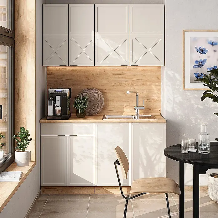 Vicco Singleküche Fame-Line GrauBeige/Goldkraft Eiche ohne Arbeitsplatte - Breite: 140 cm, GrauBeige, Ohne AP - Schwarze und silberne Espressomaschine auf einer Holz-Küchenarbeitsplatte, bereit Kaffee zuzubereiten.