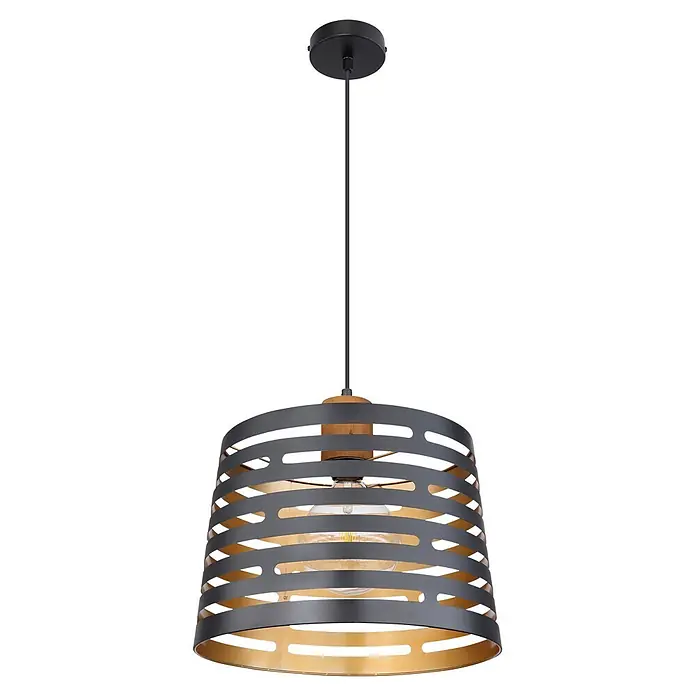 Globo Pendelleuchte Ablona 120 x 35 cm - 60 W, Schwarz, Gold, E27 - Schwarze und goldene Pendelleuchte mit geschlitztem Metallschirm, Holzdetail und sichtbarer Glühbirne.