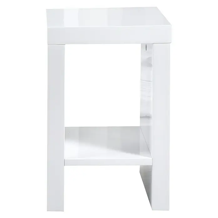 Phönix Solina Beistelltisch - L x B x H: 26 x 26 x 40 cm, Weiß - Nahaufnahme eines eleganten weißen Nachttischs mit einer Ablage. Perfekt als stilvolle Ergänzung für jedes Schlafzimmer.