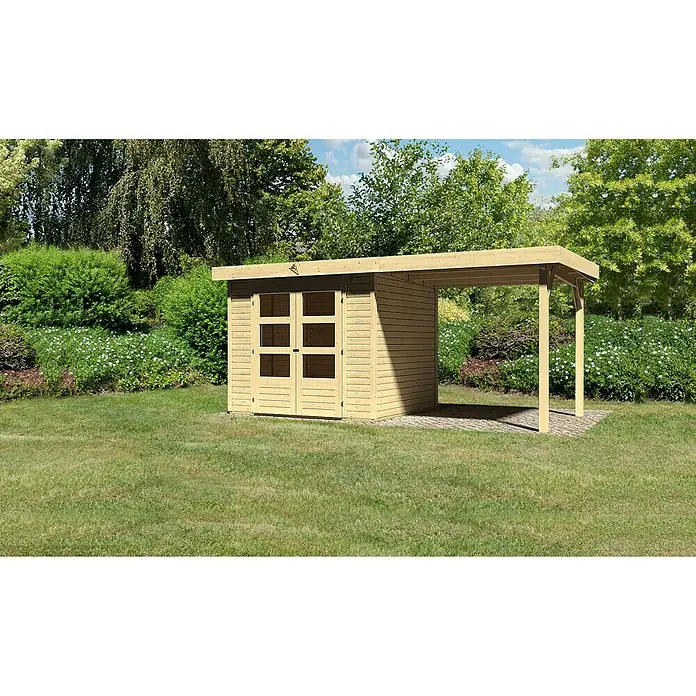 Karibu Gartenhaus Askola - Außenmaß inkl. Dachüberstand (B x T): 491 x 238 cm, Holz, Natur, Mit Anbaudach - Das Bild zeigt ein Gartenhaus mit einem integrierten Carport Anbau, der zusätzlichen überdachten Raum bietet. Das Haus ist aus hellem Holz gefertigt.