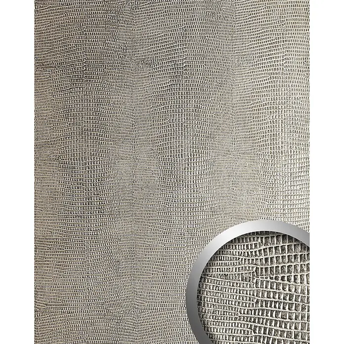 Wallface Wandpaneel 31667 LEGUAN Design Leder Blickfang Wand-paneel silber 2,60 qm - grau-beige - Helles beigefarbenes Material mit feiner, reptilienähnlicher Schuppenstruktur, mit vergrößerter Detailansicht.