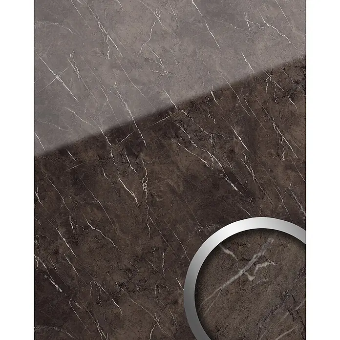 Wallface Wandpaneel 19342 MARBLE BROWN Wandverkleidung in Marmor Optik glänzend braun 2,6m2 - grau, 2.600 x 1.000 mm - Dunkelbraune Marmoroberfläche mit weißen Maserungen, die ein kreisförmiges Silberelement zur Texturvergrößerung aufweist.