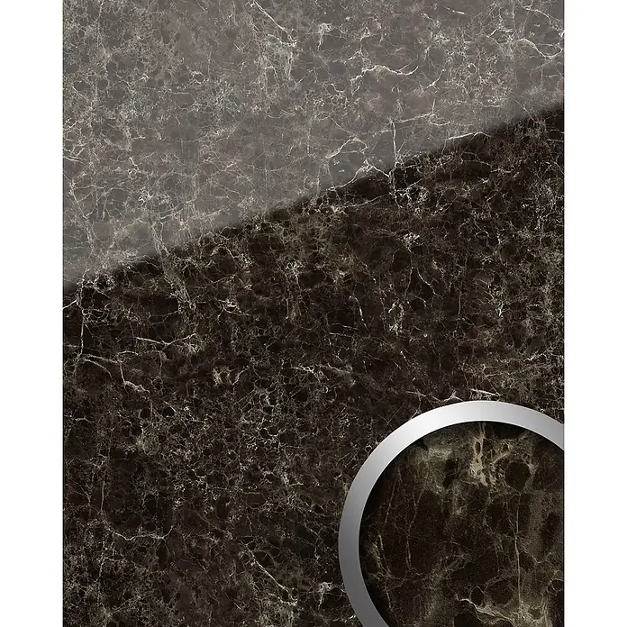 Wallface Wandpaneel 19343 MARBLE EMPERADOR Wandverkleidung in Marmor Optik braun 2,6 m2 - braun-beige, 2.600 x 1.000 mm - Dunkle geaderte Marmoroberfläche mit diagonalem Glanz-/Matt-Kontrast und einem Silberring, der Details hervorhebt.