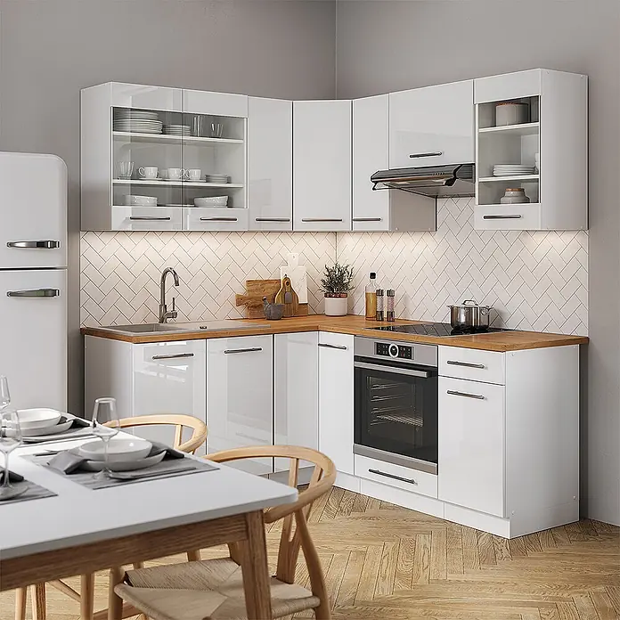 Vicco Eckküche Fame-Line Weiß/Weiß Hochglanz ohne Arbeitsplatte - Weiß Hochglanz, Ohne Elektrogeräte - Weiße Hochglanz-Küchenschränke mit Holz-Arbeitsplatten in L-Form, mit integrierten Geräten und Essbereich.
