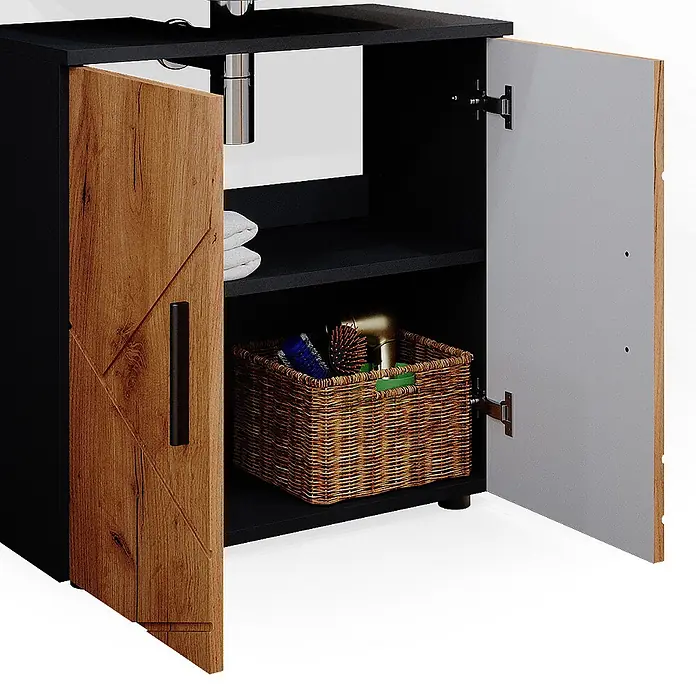 Vicco Badmöbel-Set Irma Goldkraft Eiche/Anthrazit 3 Teile, mit Unterschrank 60 cm - Gesamtbreite Badmöbel: 120 cm, Goldkraft Eiche, Matt - Schwarzer Badschrank mit offenen Holz- und weißen Türen, der Regale mit einem Weidenkorb, Haartrockner und Handtüchern zeigt.