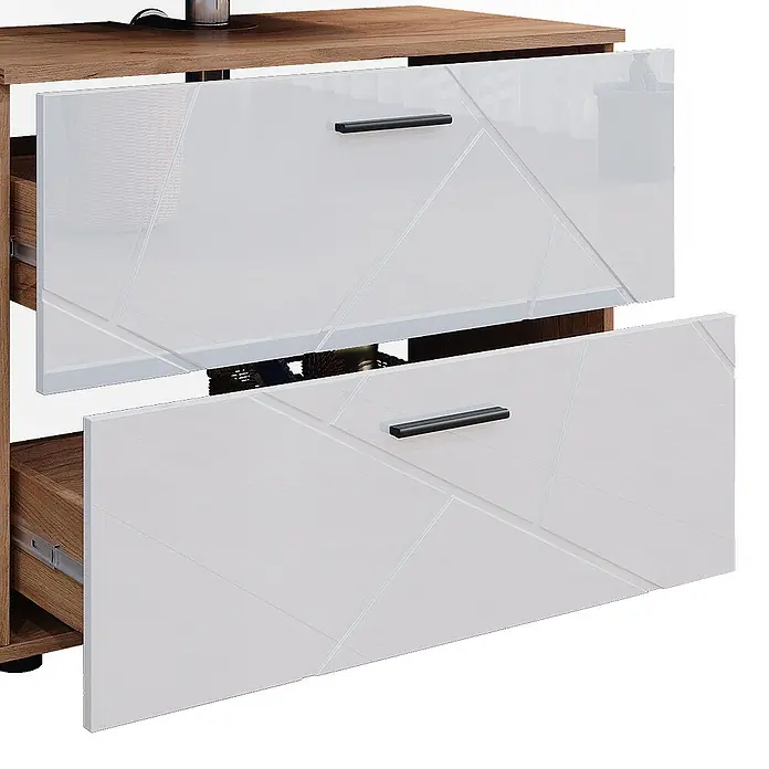 Vicco Badmöbel-Set Irma Weiß Hochglanz 3 Teile, mit Schubladenschrank und Midischrank - Weiß Hochglanz, Glänzend - Weißer Hochglanz-Zweischubladenschrank mit geometrischen Fronten und schwarzen Griffen. Schubladen teilweise geöffnet, Holz sichtbar.