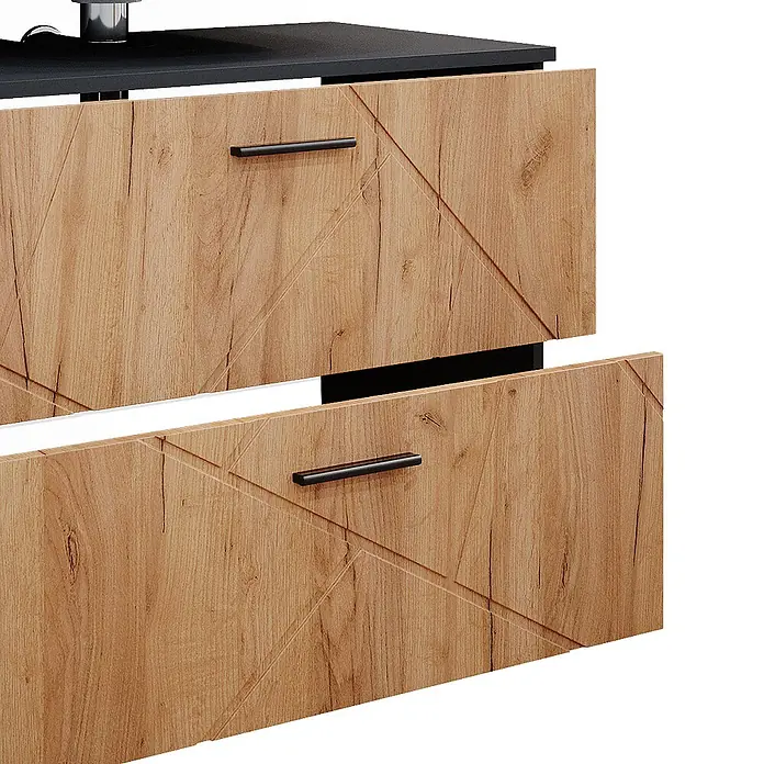 Vicco Badmöbel-Set Irma Goldkraft Eiche/Anthrazit 5 Teile - Gesamtbreite Badmöbel: 140 cm, Goldkraft Eiche, Matt - Zwei helle Holzoptik-Schubladen mit schwarzen Griffen und geometrischen Mustern, leicht geöffnet, unter einer schwarzen Platte.