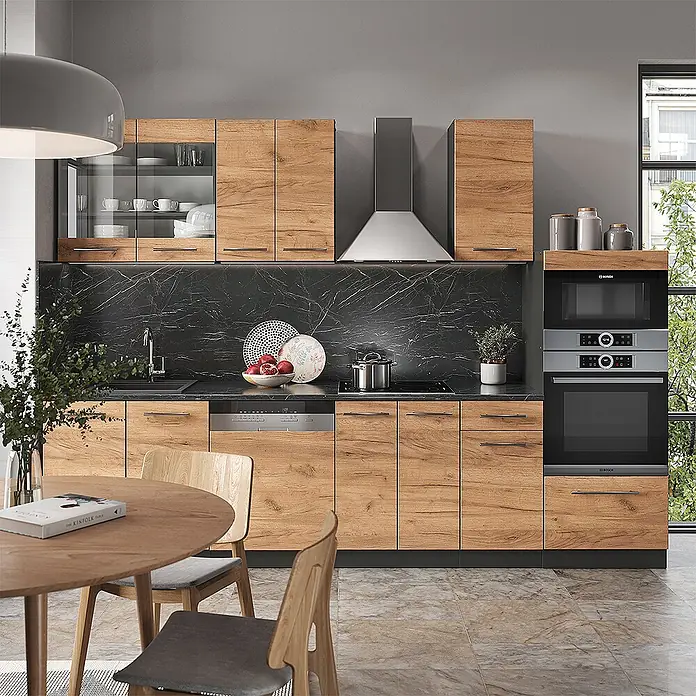 Vicco Küchenzeile Fame-Line Goldkraft Eiche mit Hochschrank, ohne Arbeitsplatte - Goldkraft Eiche, Ohne Elektrogeräte - Moderne Küche mit Holzschränken, schwarzer Marmor-Arbeitsplatte, Einbaugeräten und Essbereich.