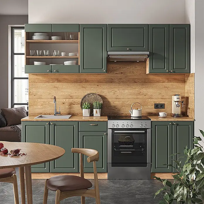 Vicco Küchenzeile Fame-Line Grün-Gold Landhaus/Goldkraft Eiche, AP Marmor - Grün-Gold Landhaus, Ohne Elektrogeräte - Moderne Küche mit dunkelgrünen Schränken, Holztheke und -rückwand, integrierter Spüle und Herd.
