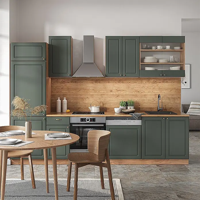 Vicco Küchenzeile Fame-Line Grün-Gold Landhaus/Goldkraft Eiche ohne Arbeitsplatte - Grün-Gold Landhaus, Ohne Elektrogeräte - Eine moderne Küche mit dunkelgrünen Schränken, Arbeitsplatten und Rückwand aus Holz, integriertem Backofen und Spüle, sowie einem runden Esstisch.