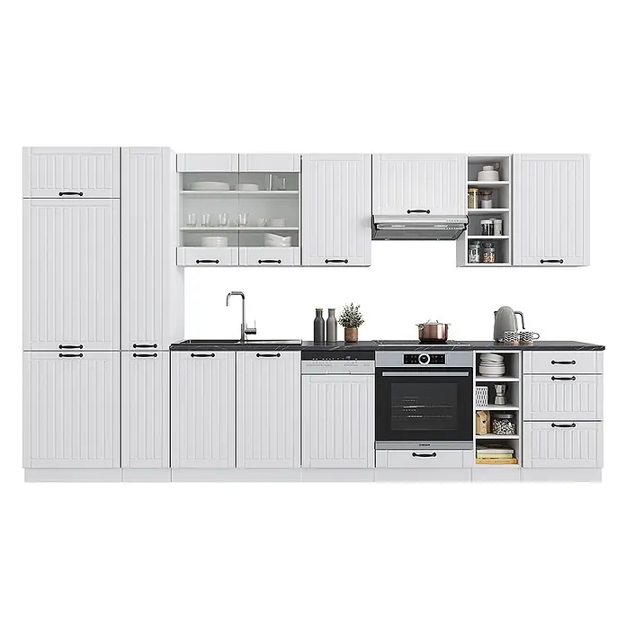 Vicco Küchenzeile Fame-Line Weiß Landhaus/Weiß, AP Eiche - Weiß Landhaus, Ohne Elektrogeräte - Weiße Küchenzeile mit geriffelten Schränken, schwarzen Griffen, schwarzer Arbeitsplatte, integrierten Geräten und offenen Regalen.