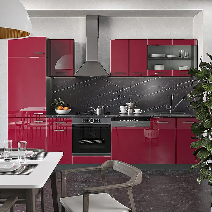 Vicco Küchenzeile R-Line Rot Hochglanz/Anthrazit, AP Eiche - Breite: 300 cm, Rot Hochglanz, Ohne Elektrogeräte - Moderne Küche mit hochglänzenden roten Schränken, schwarzer Marmor-Rückwand und integrierten Geräten, inklusive Ofen und Spülmaschine.
