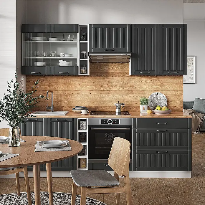Vicco Küchenzeile Fame-Line Anthrazit Landhaus/Weiß, AP Eiche - Breite: 235 cm, Anthrazit Landhaus, Ohne Elektrogeräte - Dunkelgraue Küche mit Holzarbeitsplatte & Rückwand, integrierten Geräten und Essbereich.