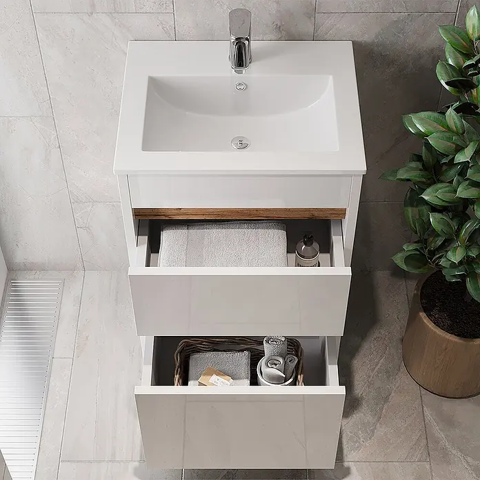 Vicco Badmöbel-Set Detmold Weiß Hochglanz 2 Teile, mit Waschbecken und 2 Schubladen - Gesamtbreite Badmöbel: 48 cm, Weiß Hochglanz, Glänzend - Weißer Badunterschrank mit Keramikwaschbecken und Chromarmatur, mit Holzakzent an der oberen Schublade und zwei offenen Schubladen mit Handtüchern.