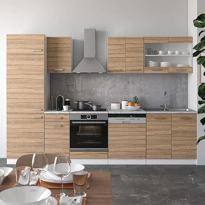 Vicco Küchenzeile R-Line, Sonoma/Weiß, 300 cm -  - Moderne Küche mit hellen Holzfronten, Edelstahlgeräten und grauer Betonoptik-Rückwand.