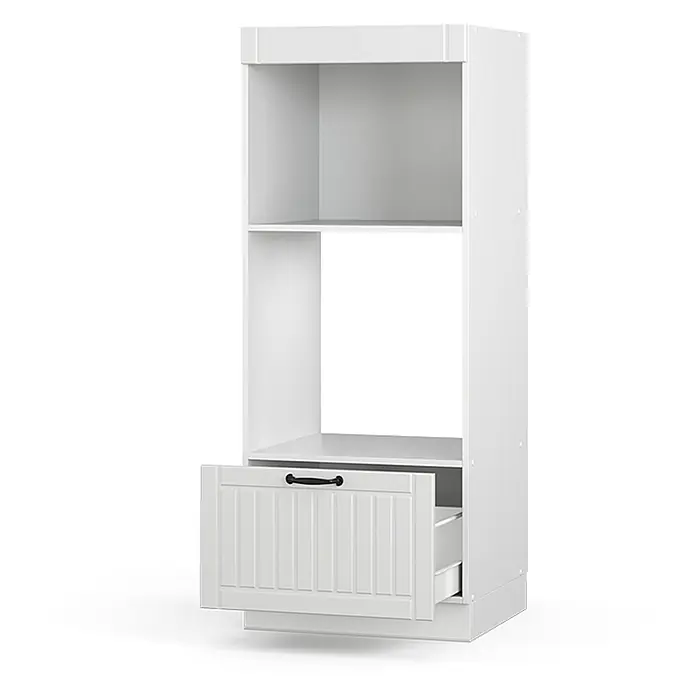 Vicco Schrankküche Fame-Line Weiß Landhaus offen - Weiß Landhaus, Mikrowellenumbauschrank 60 cm - Weißer modularer Küchenschrank mit offenen Fächern und einer halb geöffneten Kassetten-Schublade mit schwarzem Griff.