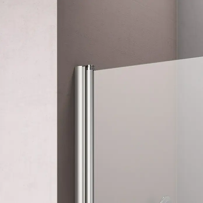 GEO Hit Eckdusche B-E430 - L x B x H: 90 x 90 x 202,2 cm, Unbeschichtet, Silber, Glasstärke: 6 mm - Nahaufnahme einer modernen Duschkabine mit silbernem Rahmen und klarem Glas, die ein elegantes Badezimmerdesign zeigt.